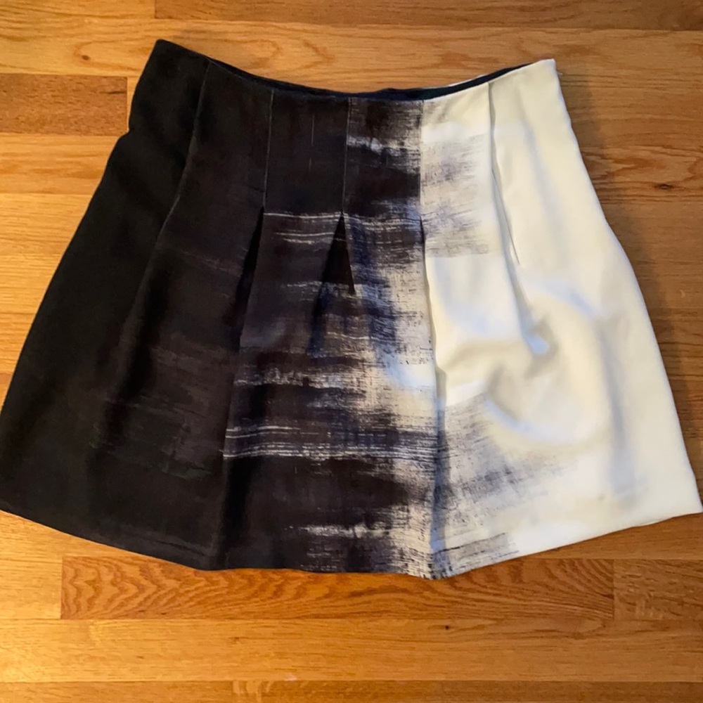 BRAND NEW VINCE SKIRT
